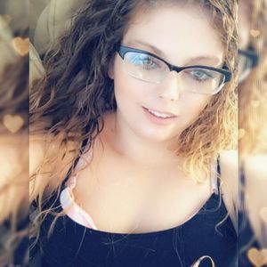 Meet your Posher, Adrianna